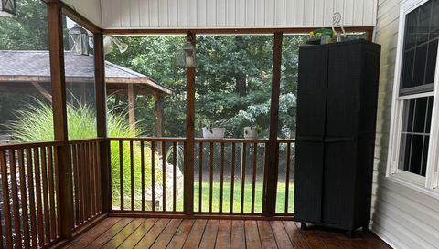 215 Iron Hill Rd