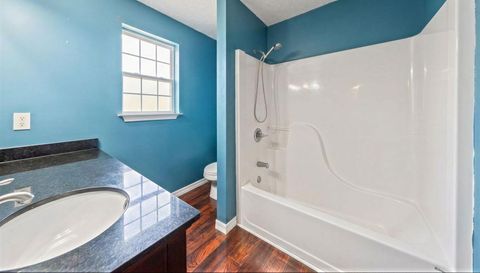 1815 Pointed Leaf Ln