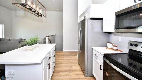 2387 Eagle Valley Drive S