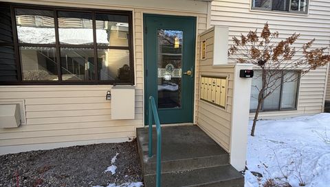 7625 Edinborough Way