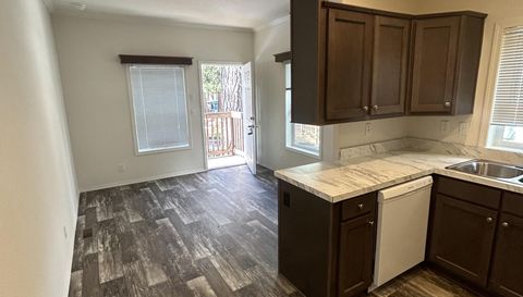 6165 Pony Express Trail  32