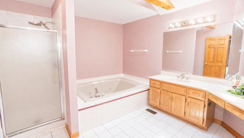 1368 Hunter Circle