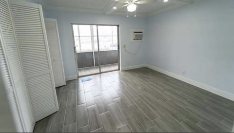 309 Windsor N