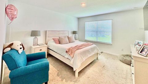 1005 SPRING PALMS LOOP