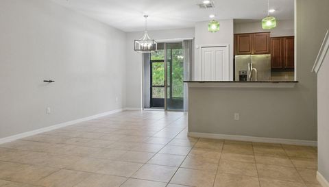 9754 Pembrooke Pines Dr