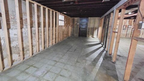 10742 S Prairie Avenue