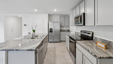 7530 Broad Pointe Dr