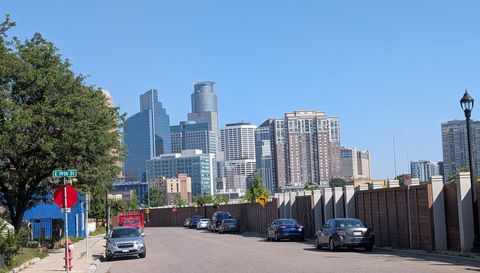 1902 4th Avenue S
