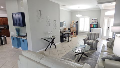 1884 Coconut Palm Cir