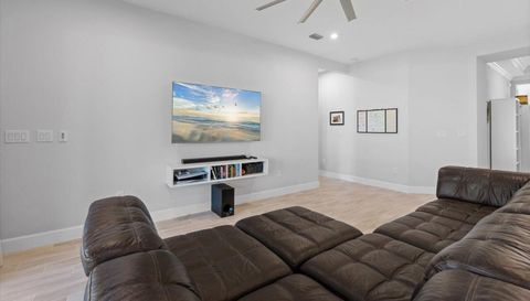 4512 CRESTPOINT Wy