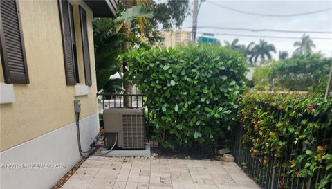 843 Ocean Blvd