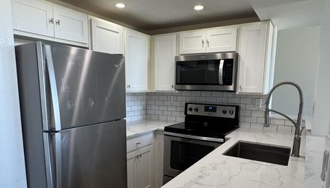 1600 SE 15th St APT 607