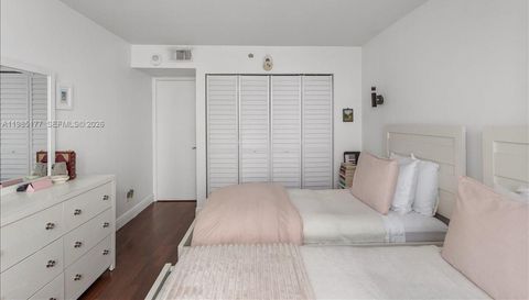 770 Claughton Island Dr