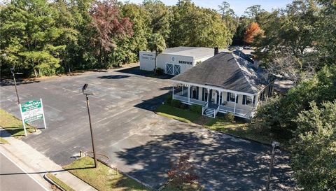 3251 Cottage Hill