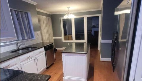 14 Country Woods Ct