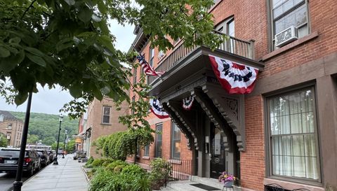 130 Main St APT 2D