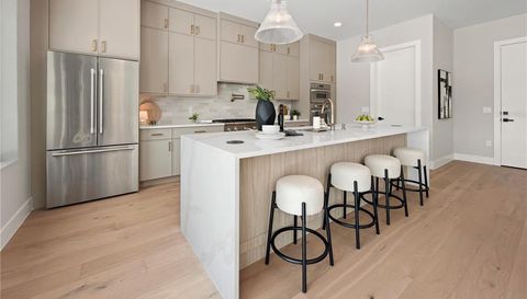 1326 W NEW HAMPSHIRE STREET