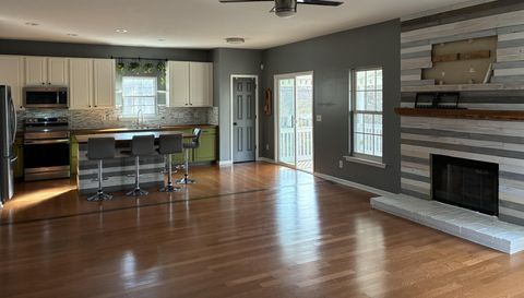 226 N Orchard Farms Ave