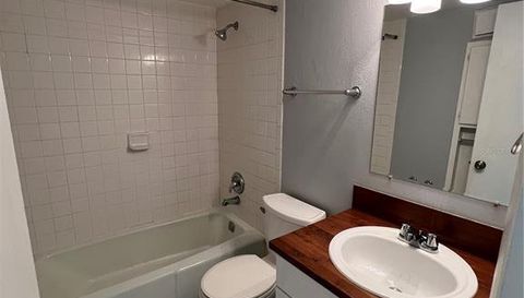 3206 W AZEELE STREET