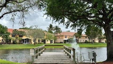 435 Rainbow Springs Ter