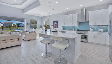 10481 ROYAL CYPRESS WAY