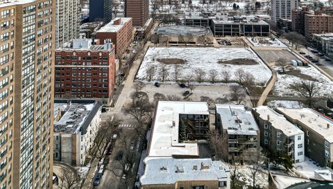 845 W Belle Plaine Avenue