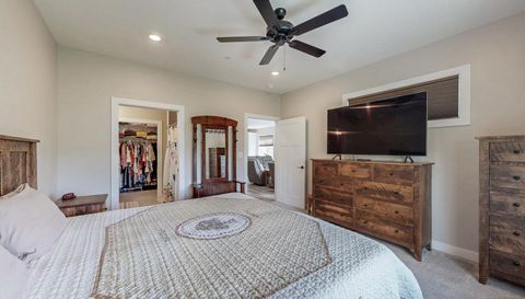 698 Shardlow Place NE