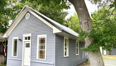 109 Main St