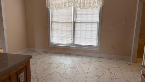 2327 Glennridge Rd
