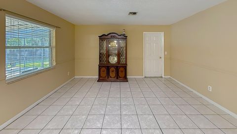 2301 NE 32nd Pl