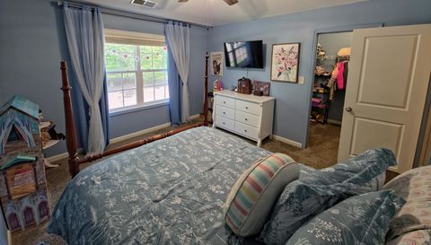 96 Oak Leaf Way