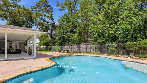 125 Lexington Dr