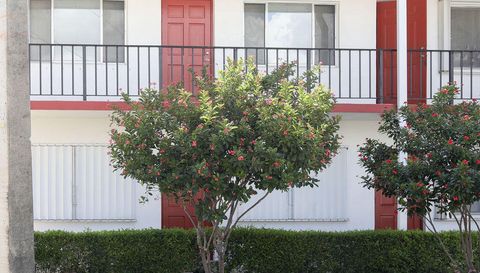 3200 Lake Osborne Drive