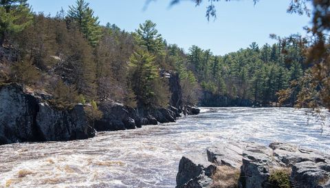 801 Pine Cone Trail N