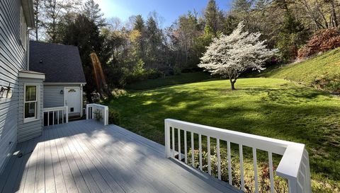 29 Small Mountain Dr