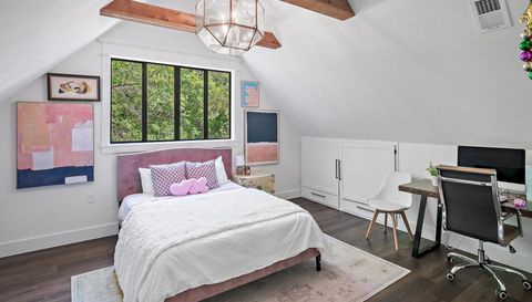 89 Country Club Dr W