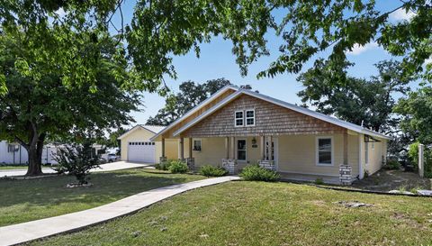7228 Emerald Dr
