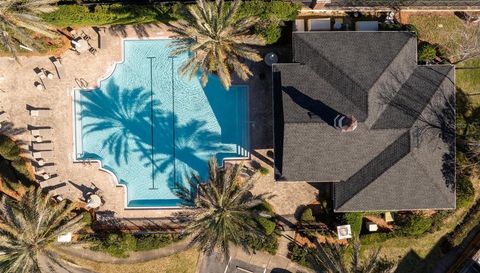 4480 Deerwood Lake