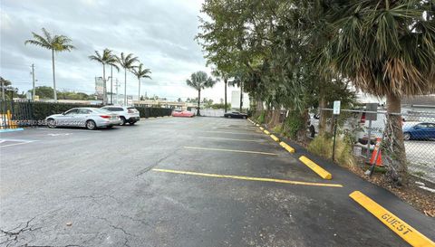 805 W Oakland Park Blvd