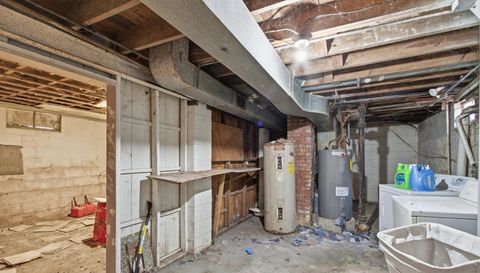 1223 N Centennial St