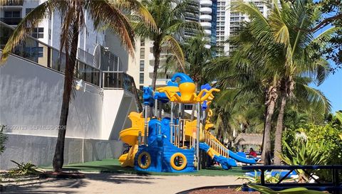 6039 Collins Ave