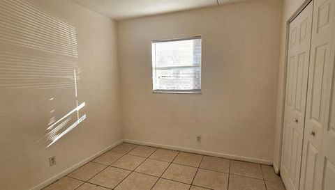 302 S SPRING GARDEN AVENUE