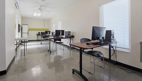 2257 World Pkwy Blvd W