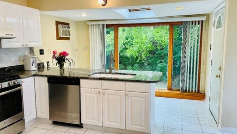 309 Continental Dr